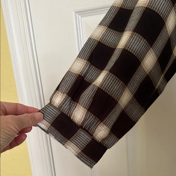 CJ Banks Black and White Boxy Long Sleeve Blouse - Picture 3 of 7